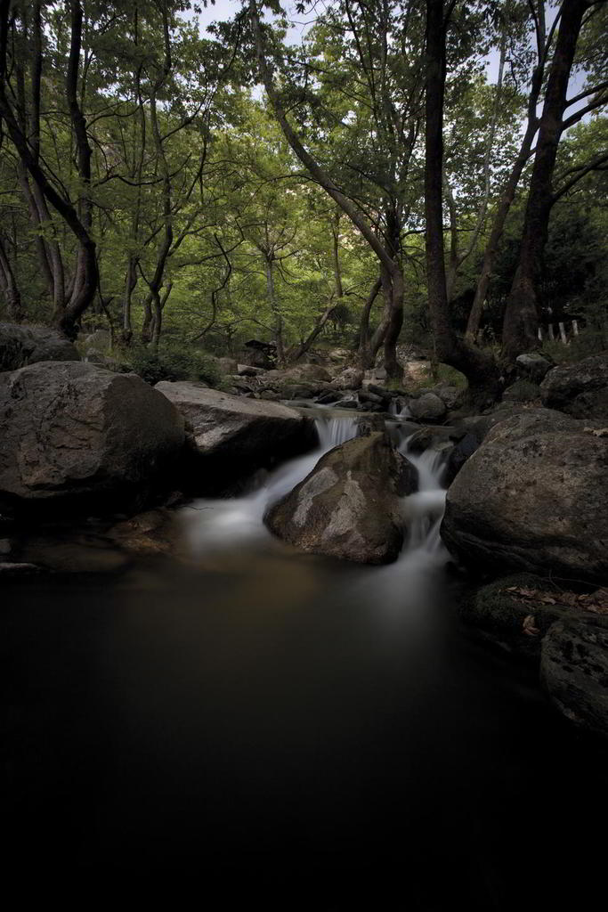 The gorge of the Nine Muses of the Pierian Mountains or ‘Skepasmeno’. (Photo: Apostolos Tsolakis) The area took its name from the spot where the stream is covered by the soil. ‘Skepasmeno’ is a landscape of great natural beauty where from the wooden watchtower one can enjoy the view of the first triple waterfall (25-meter height).